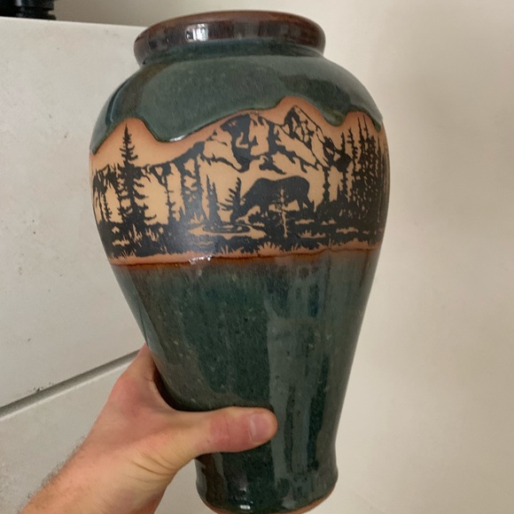 Beautiful Hand Kilned Adirondack Themed Clay Vase - Picture 1 of 1